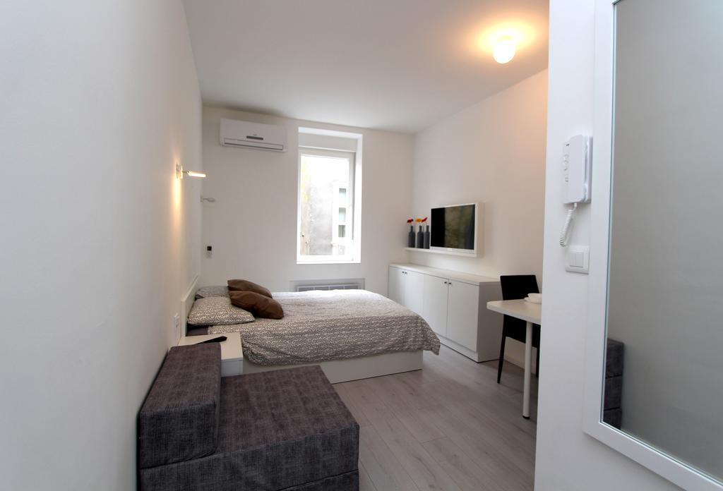Apartments Simple Teslina Zágráb Kültér fotó